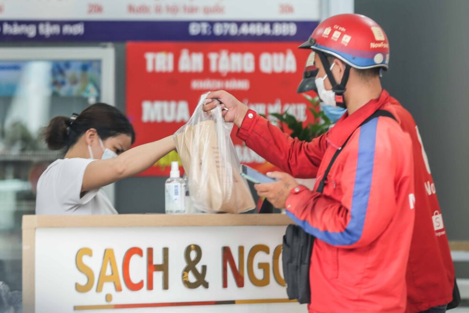 TP HCM: Nhiều loại hình doanh nghiệp, HKD được mở cửa đến 21h từ 16/9
