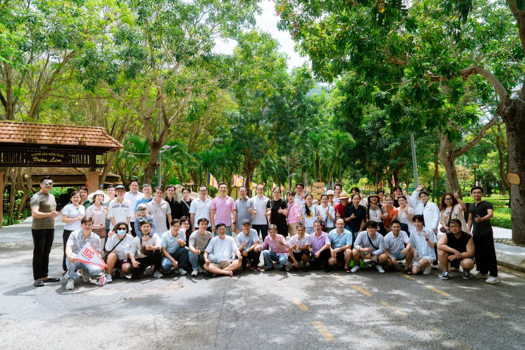 VIET AUSTRALIA CELEBRATES ITS 19TH ANNIVERSARY – STRENGTHENING TEAM SPIRIT, MOVING FORWARD TOGETHER